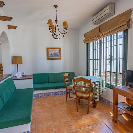 El Roqueo Apartment *