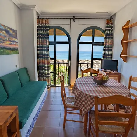 El Roqueo Apartment *