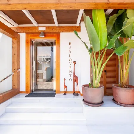 El Roqueo Apartment *